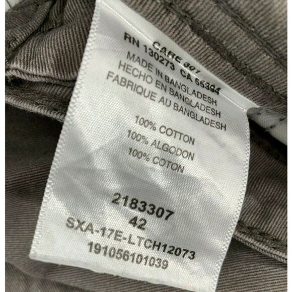 Lee Dungarees Shorts Men's Size 42 Loose Fit Classic Outdoor Hiking Khaki Cargo - Picture 8 of 8